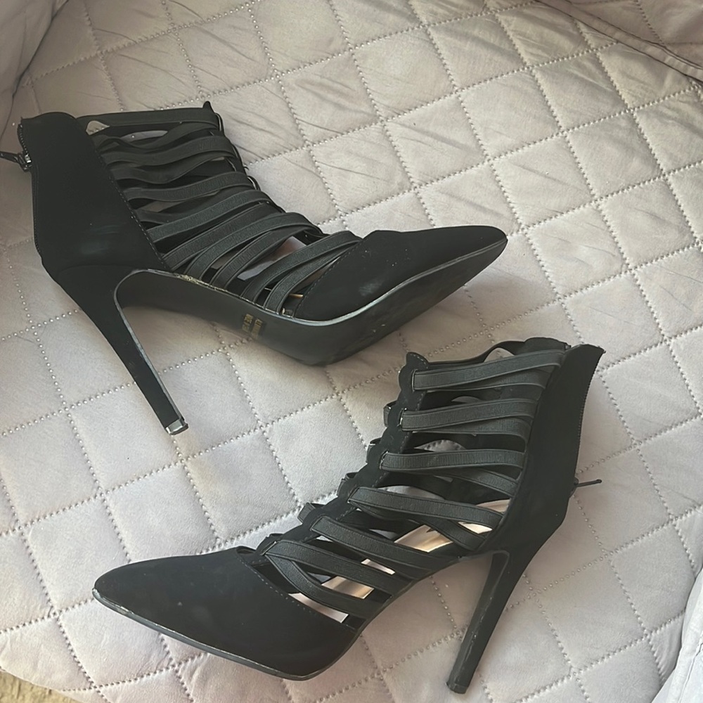 Black pump Size 8.5